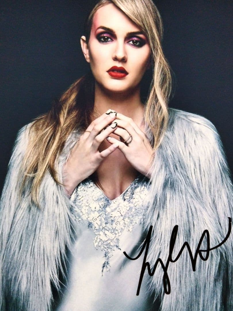 セール中…ハンナ・ファーガソン直筆サイン入り特大写真…