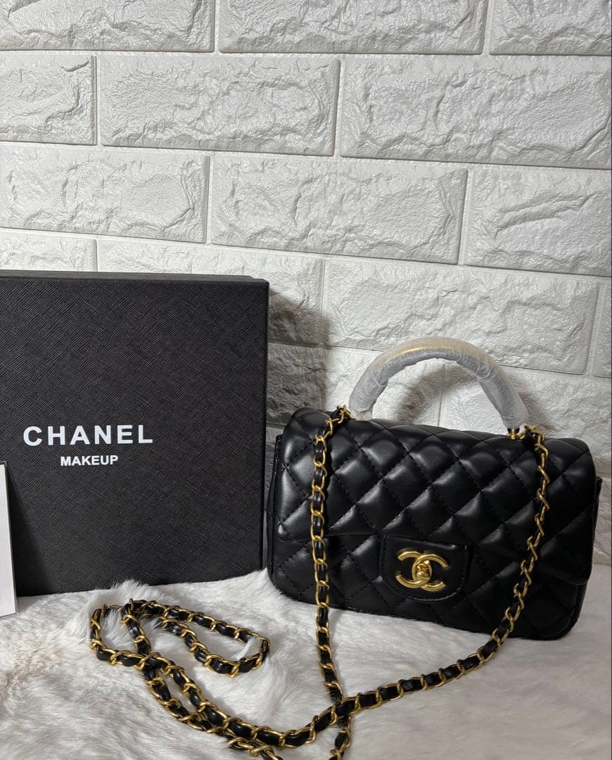 キルティングショルダーバッグ（ハンドバッグ）ノベルティ