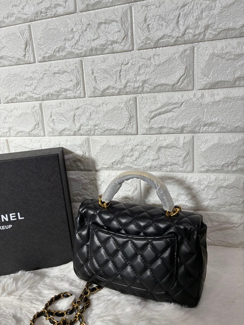 キルティングショルダーバッグ（ハンドバッグ）ノベルティ