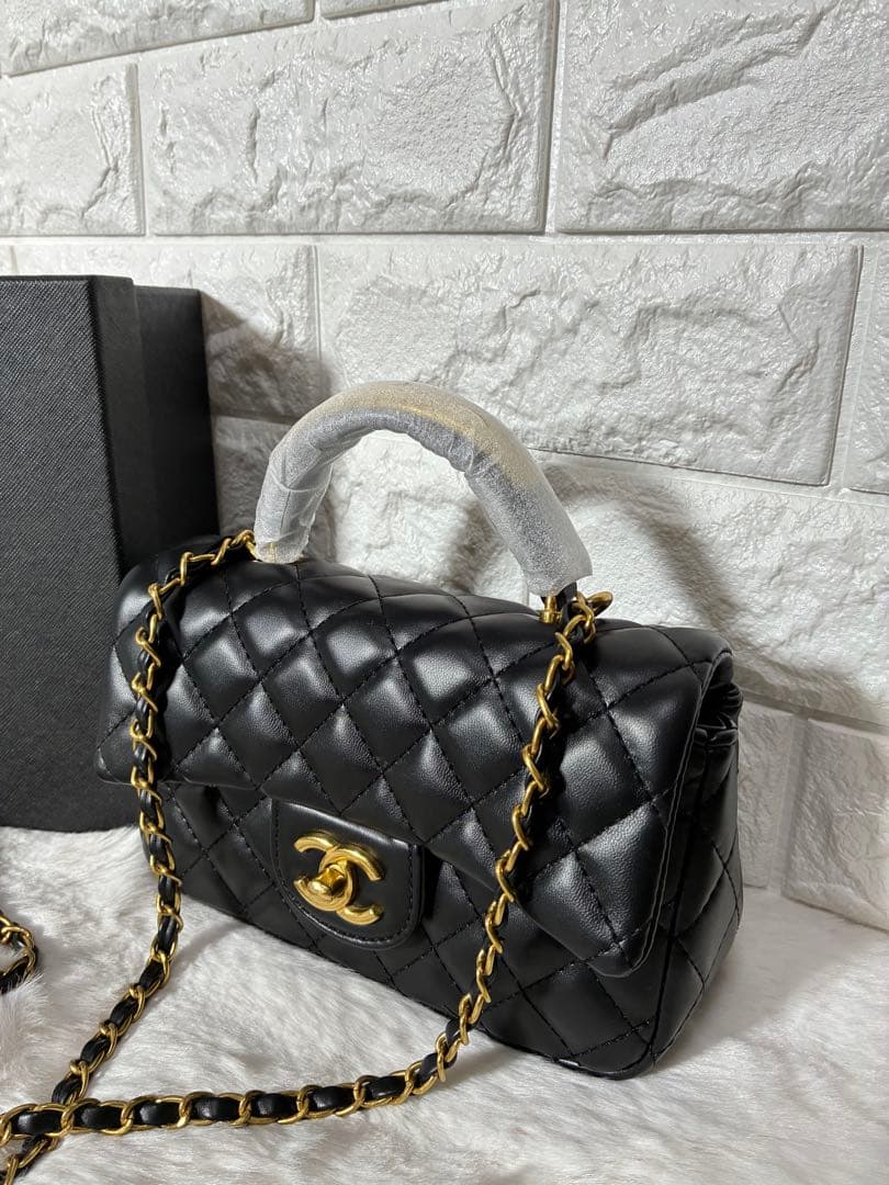 キルティングショルダーバッグ（ハンドバッグ）ノベルティ