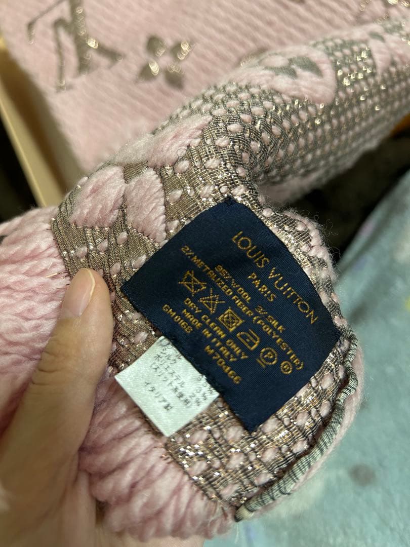 Louis Vuitton ピンク ロゴ マフラー　ノンタン出品