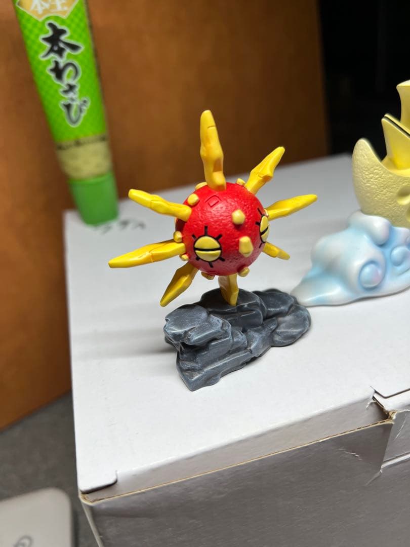 ポケモンスケールワールド　ソルロックとルナトーン