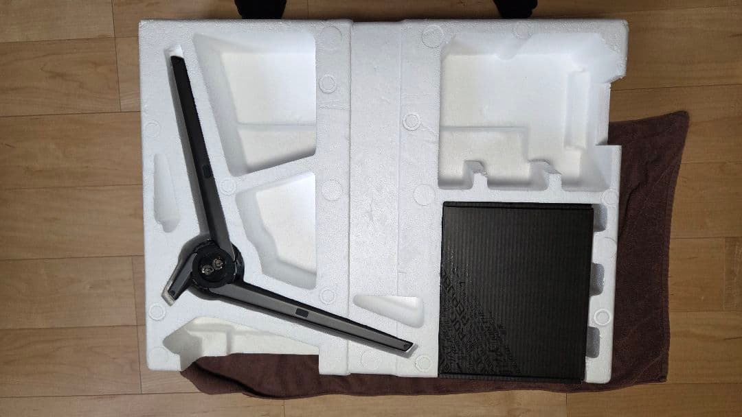 【カートコバーン】ASUS PG32UQ 32インチ 144Hz 4K