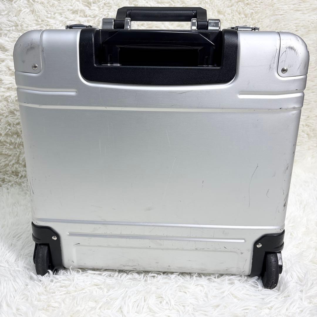 ゼロハリバートン キャリーケース 二輪 アルミ シルバー 小型