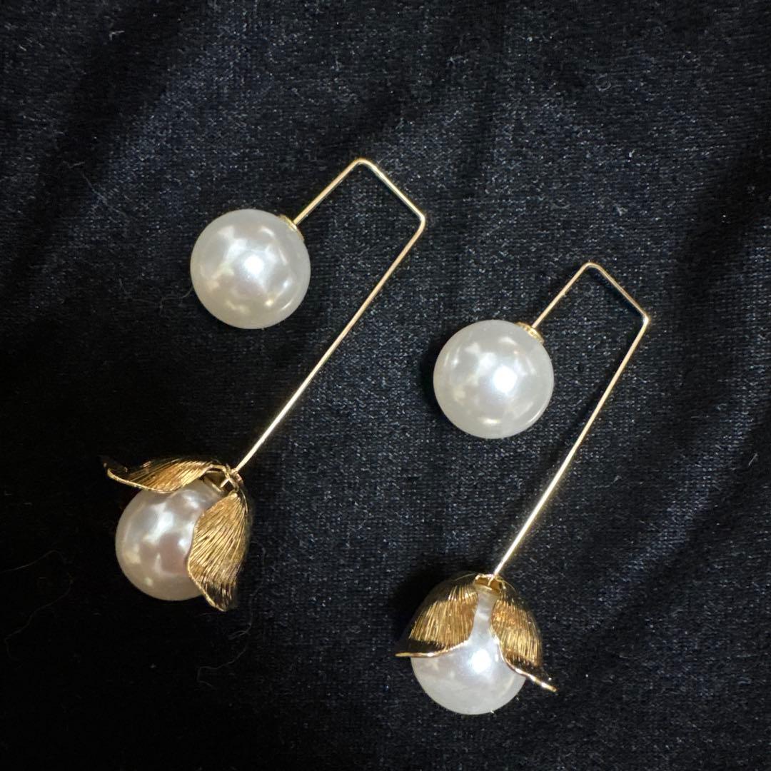 A. B. ELLIE バルドーピアス