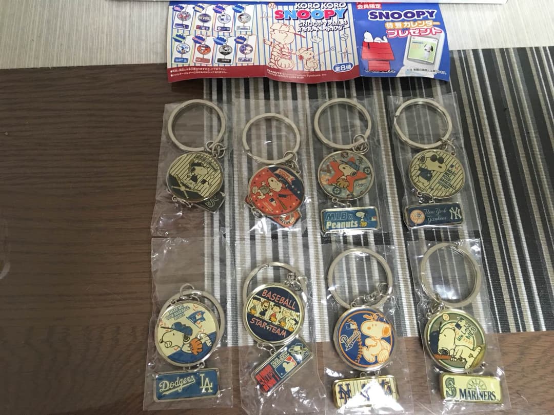 スヌーピー✖️MLBコラボ メタルキーホルダー 全8種   セット
