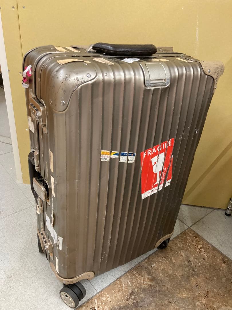 zuka3 RIMOWA リモワ　シルバー アルミニウム キャリーケース⭐︎