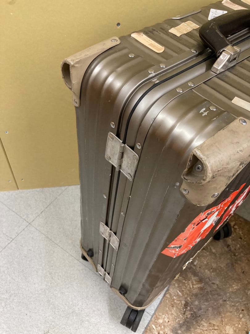 zuka3 RIMOWA リモワ　シルバー アルミニウム キャリーケース⭐︎