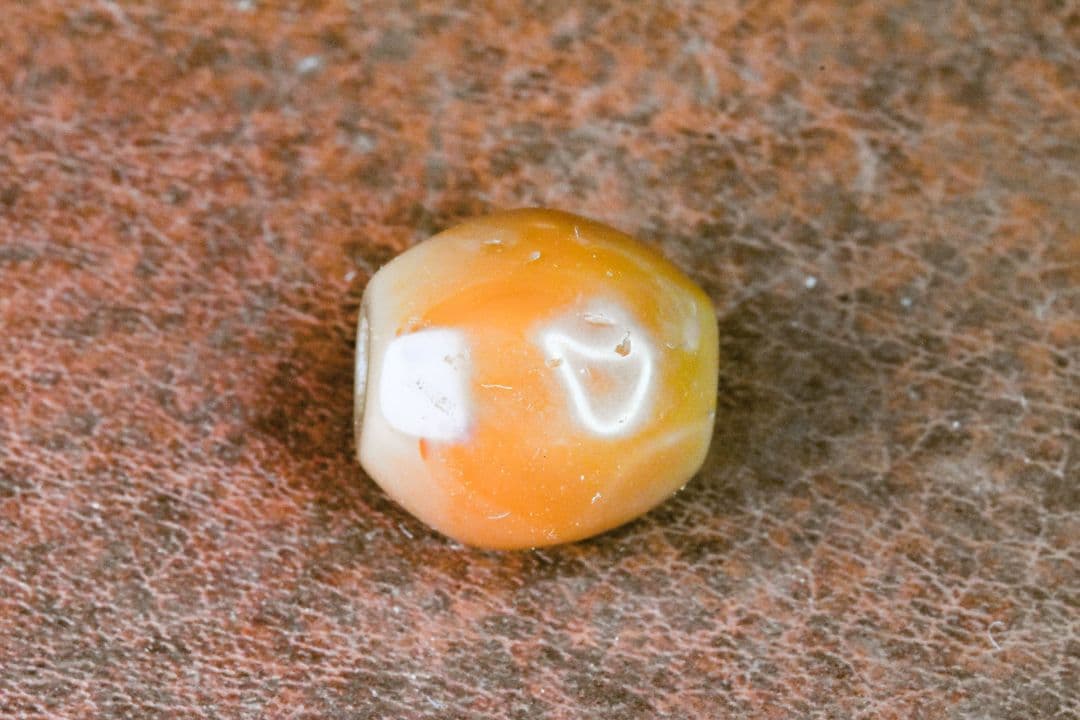 西アジア出土 アンティークカーネリアン 300〜500年前 朱砂　01