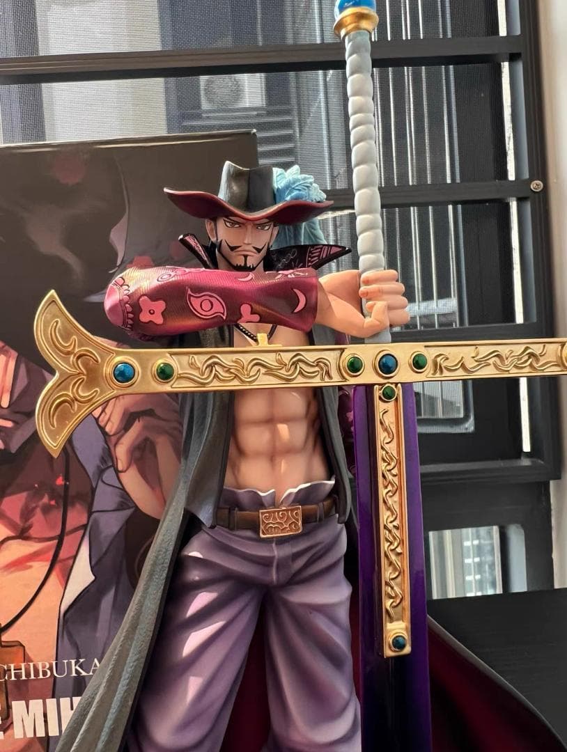ワンピース 王下七武海 鹰目 ジュラキュール·ミホーク 彫刻フィギュアC