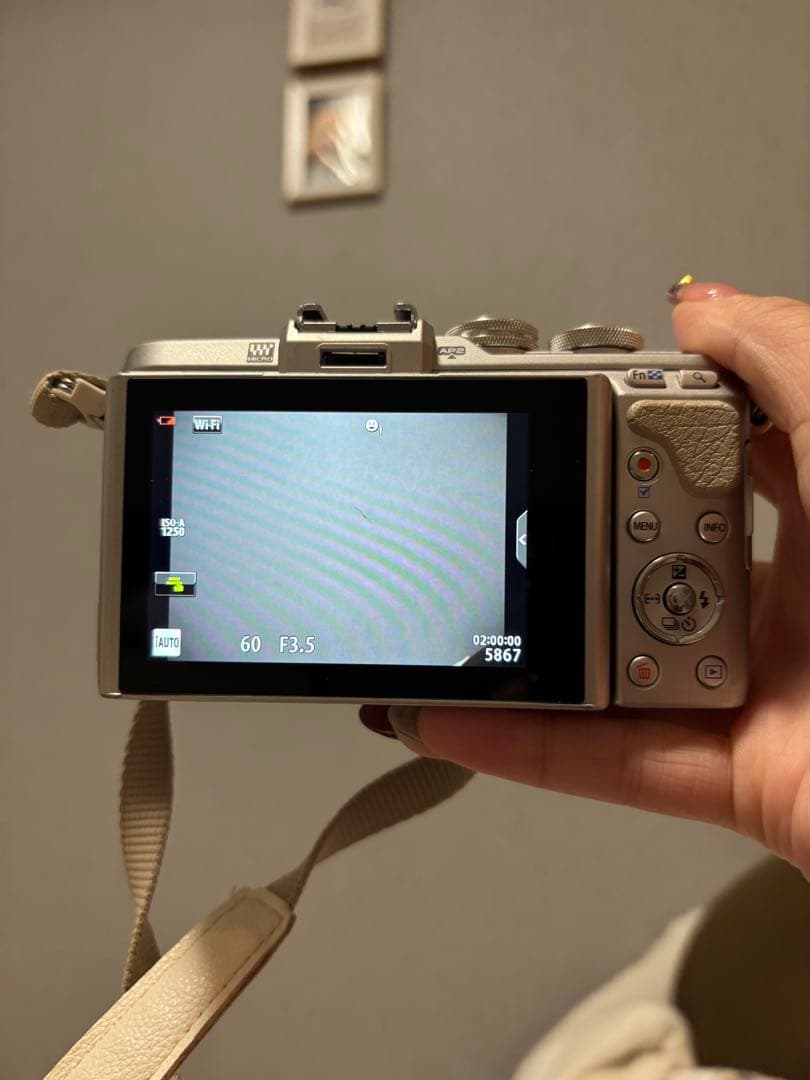 OLYMPUS PEN E-PL8 ホワイト レンズ2本付き