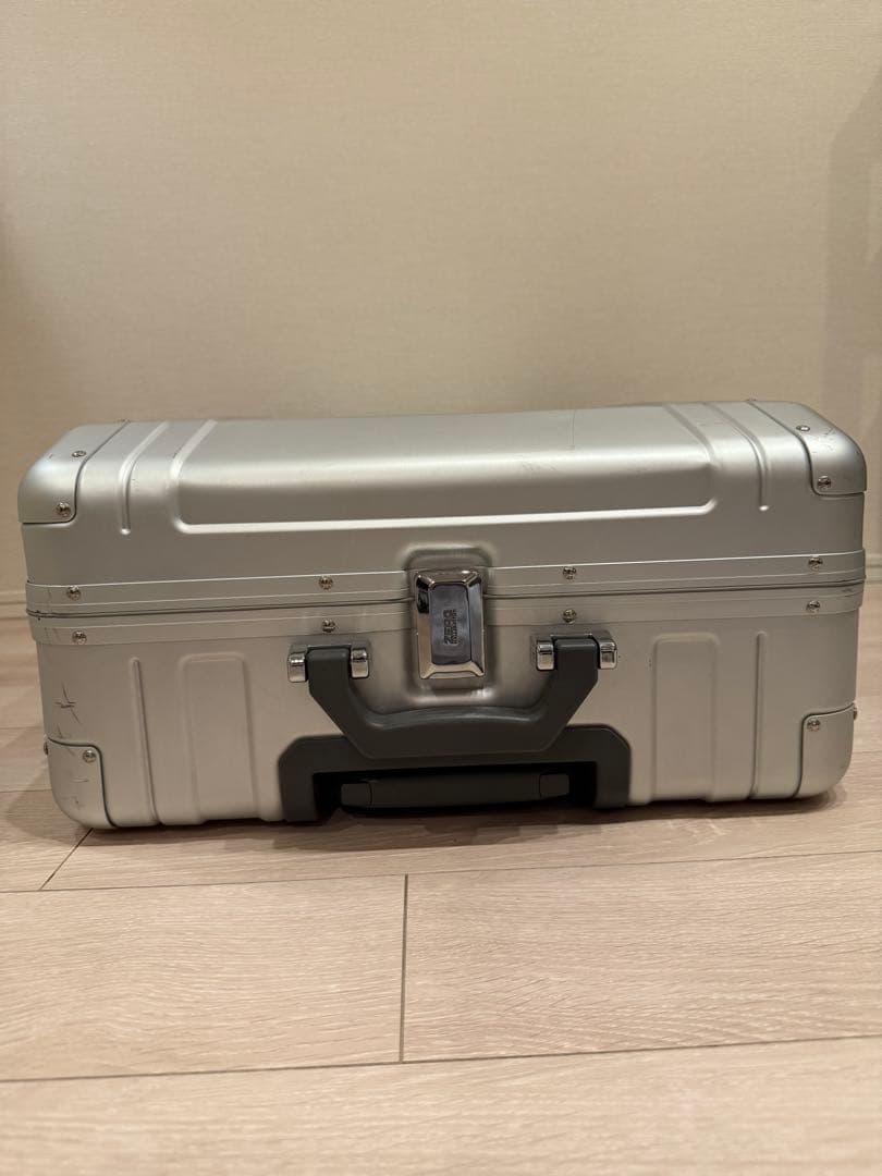 旅行かばん・小分けバッグ ZERO HALLIBURTON Geo Aluminum 3.0 83L