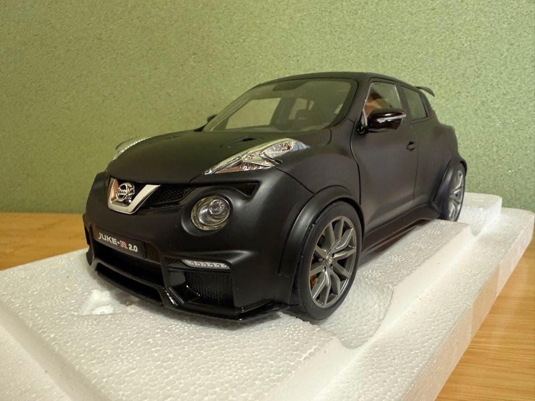 NISSAN JUKE-R 2.0　AUTOart1/18ミニカー