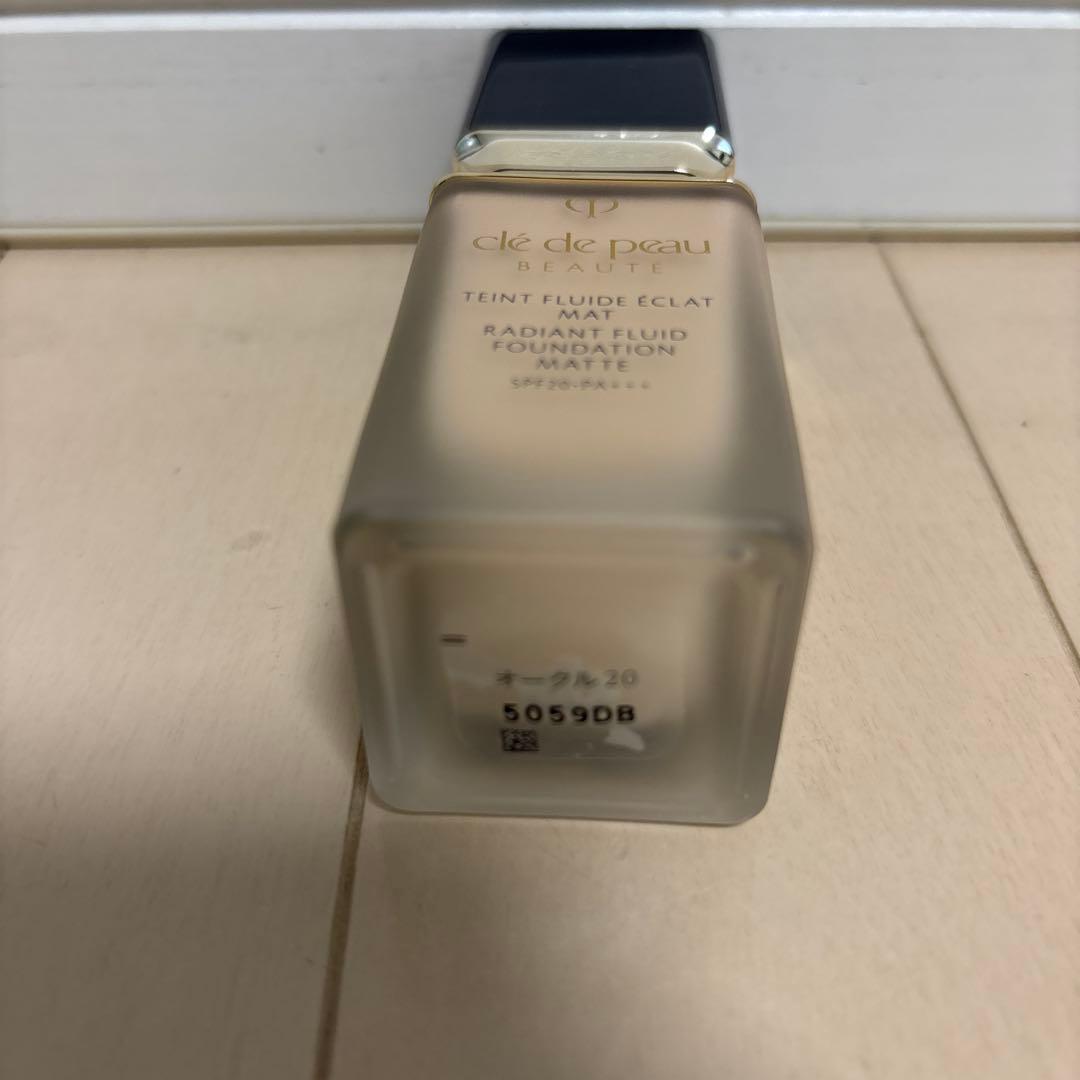 クレ・ド・ポー ボーテ タンフリュイドエクラ　マット　オークル20