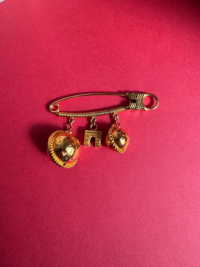 美品　セリーヌ 凱旋門 スターボール ヴィンテージ　ブローチ