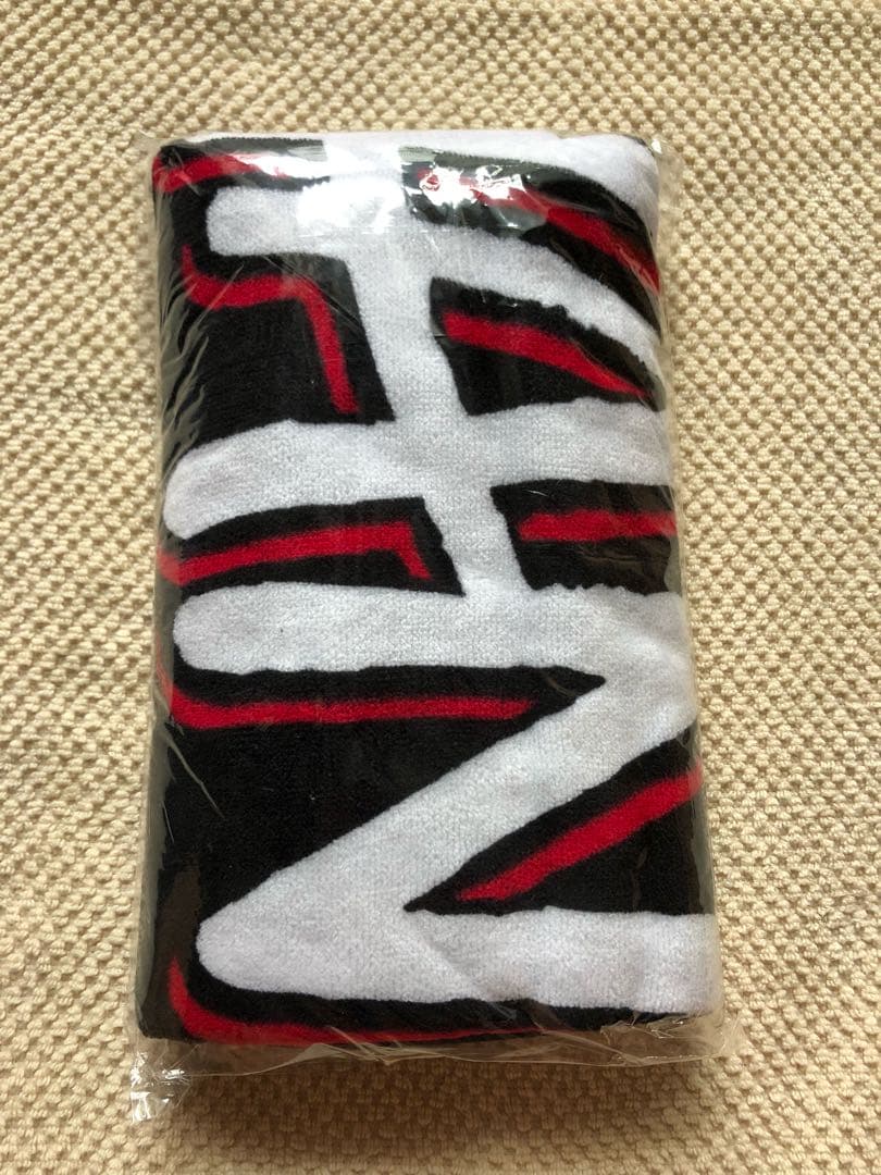 WANIMA タオル ピザロゴ 黒白赤