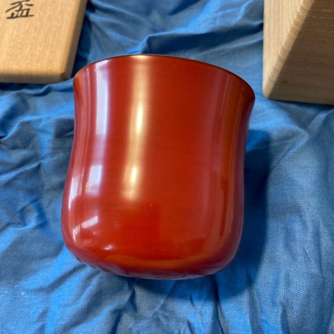 鈴木睦美 氏作　赤色漆器の朱盃　木箱付き