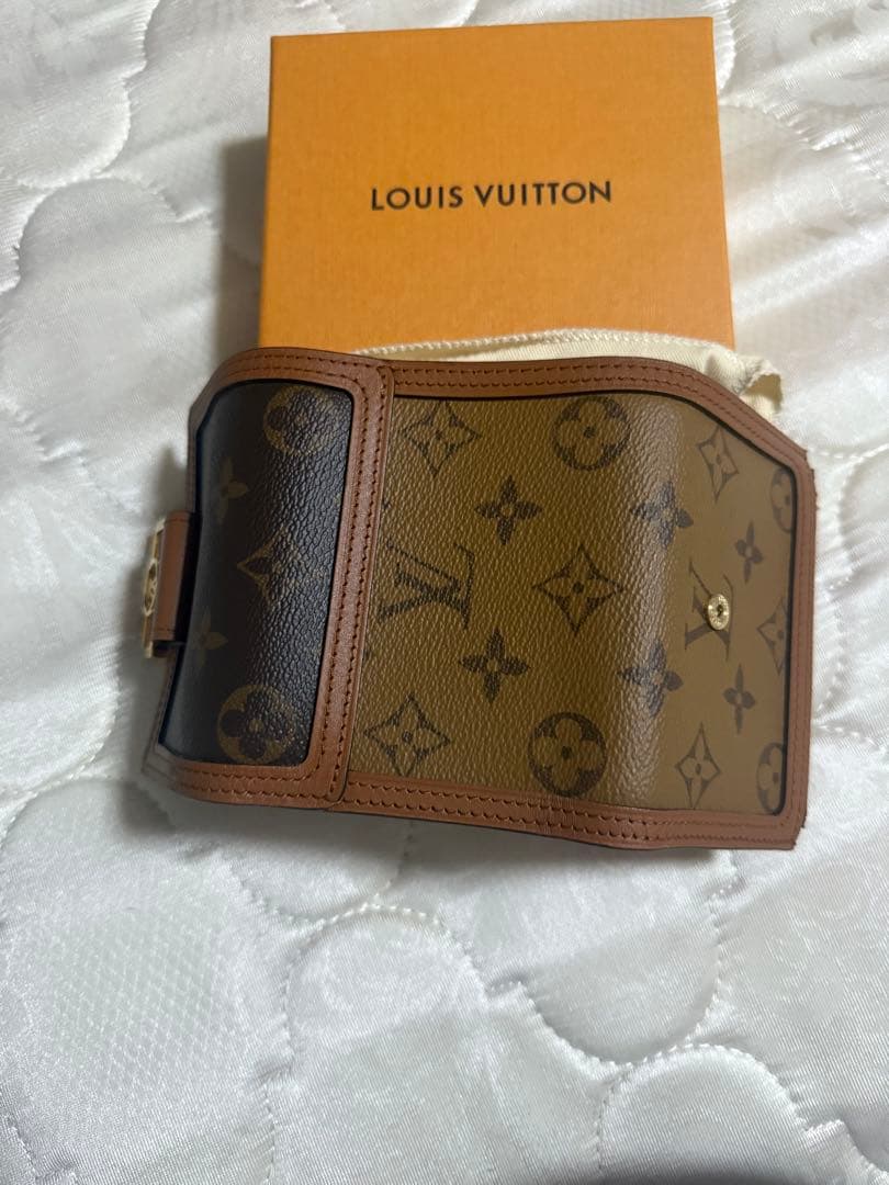 LOUIS VUITTON ポルトフォイユ・ドーフィーヌ コンパクト