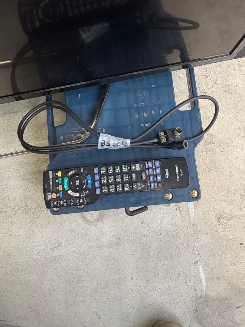 49インチ液晶テレビ/パナソニック/両側スピーカー搭載