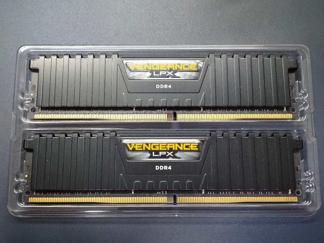 メモリー CORSAIR VENGEANCE LPX DDR4 32GB