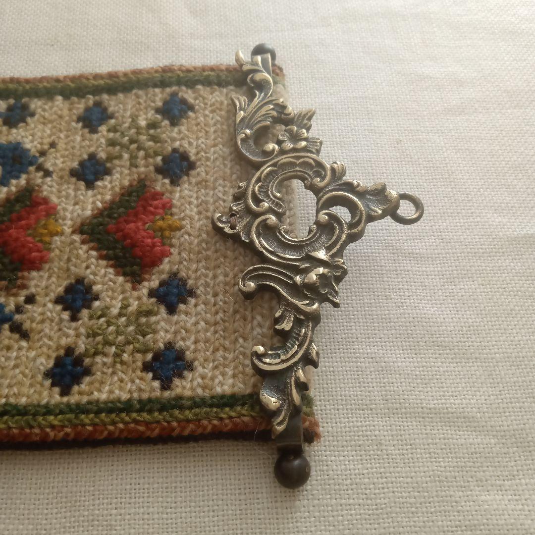 エルフ・モール　トゥヴィスト刺しゅうのタペストリー2枚