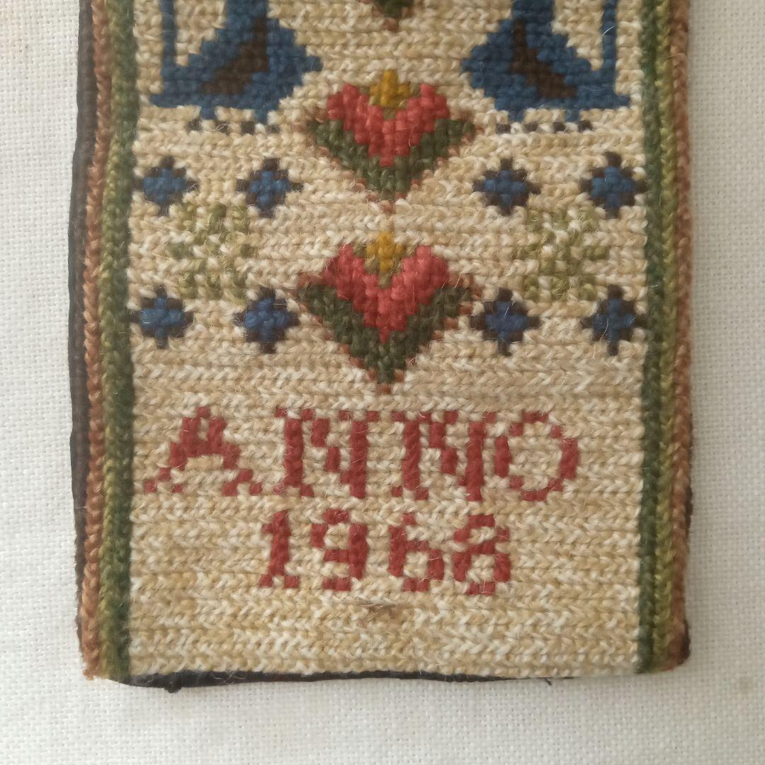 エルフ・モール　トゥヴィスト刺しゅうのタペストリー2枚