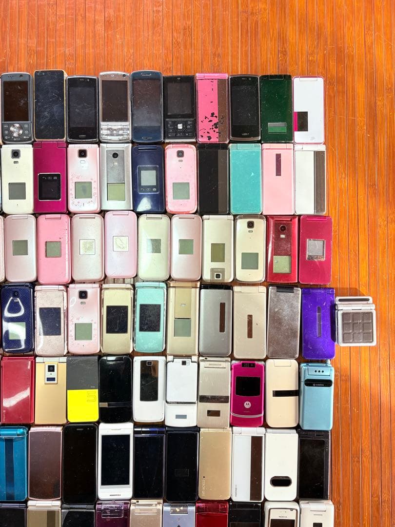 ガラケー動作未確認 キャリア 機種 色々 ジャンク 100台