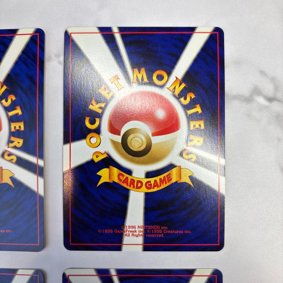 ポケモンカード　旧裏　ヤドキング・デリバード・ラプラス・バリヤード　4枚セット