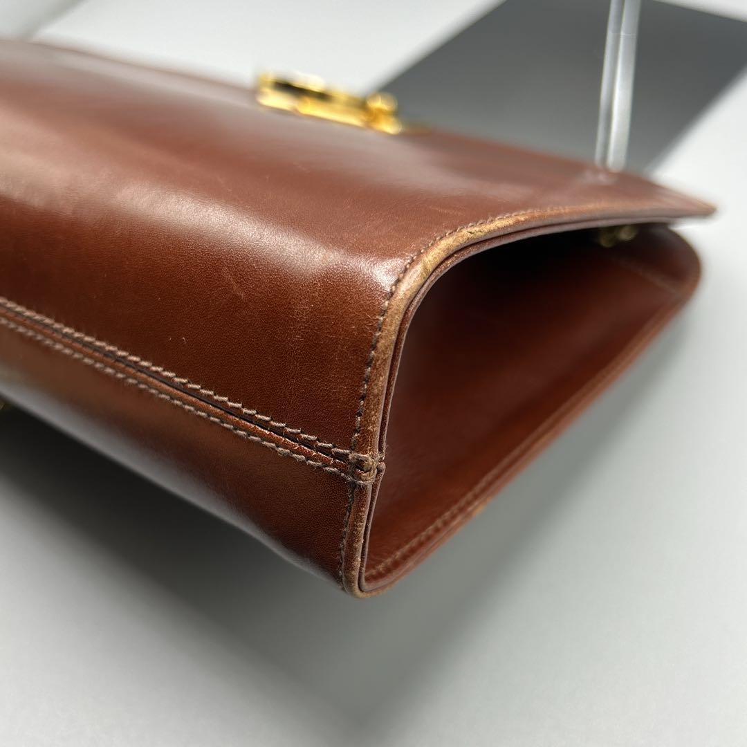 希少カラー サルヴァトーレフェラガモ ショルダーバッグ ガンチーニ チェーン