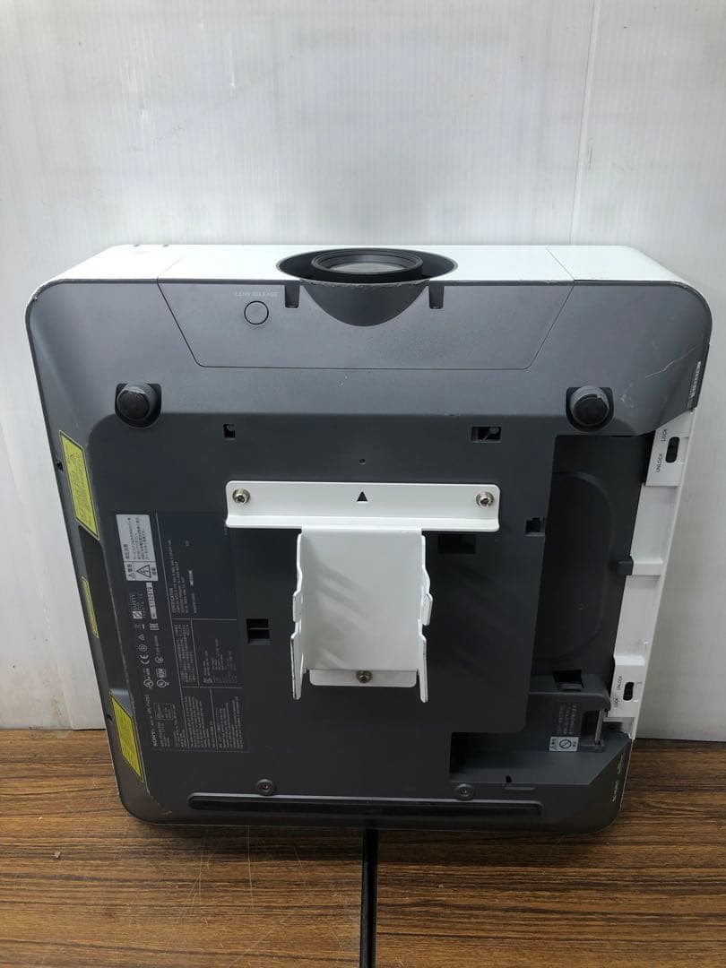SONY レーザープロジェクター VPL-FHZ65