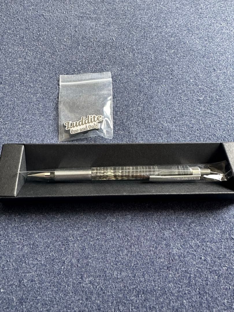 ラダイト　エバードロー　laddite EVERDRAW ピンバッチ付き