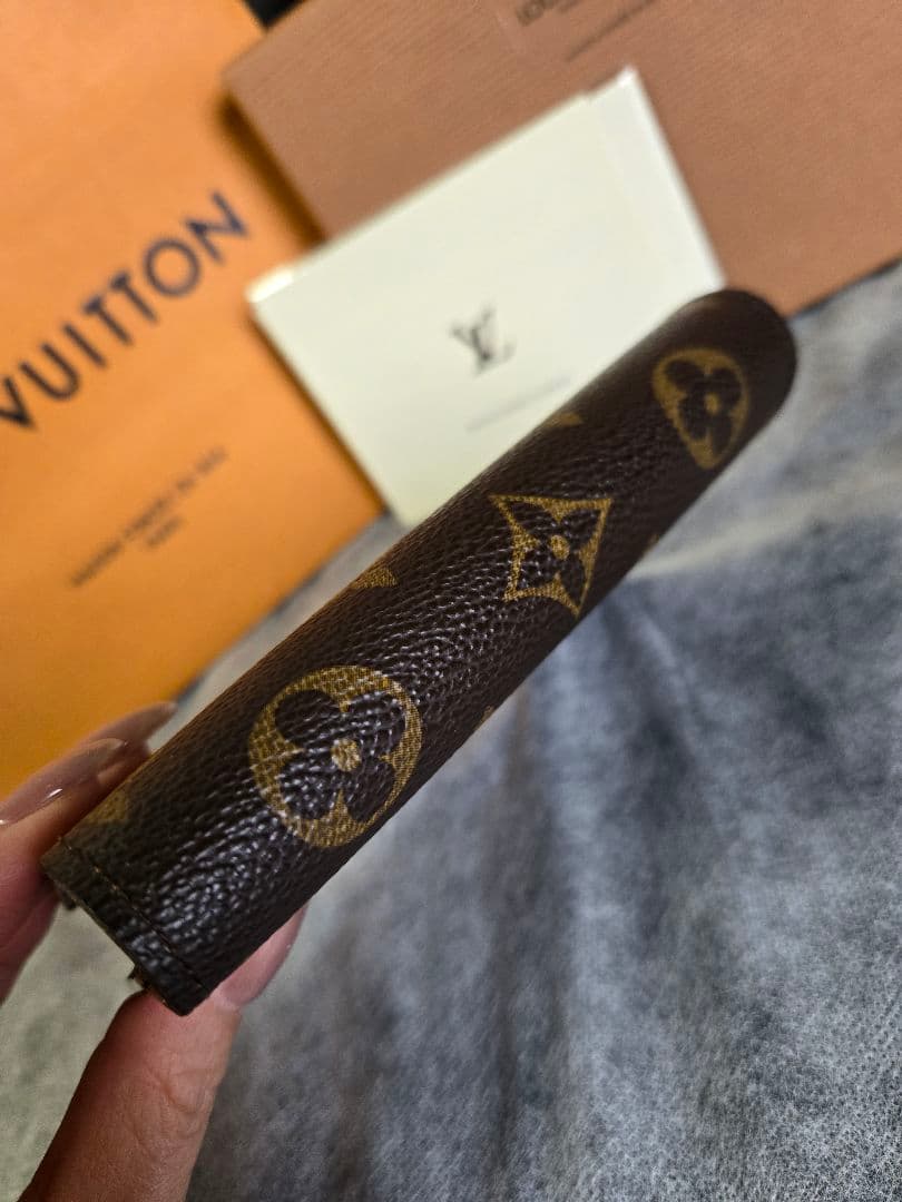 LOUIS VUITTON ルイヴィトン がま口 二つ折り財布