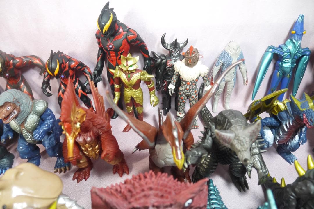 ウルトラ怪獣シリーズ　ほか　怪獣ソフビ　73体