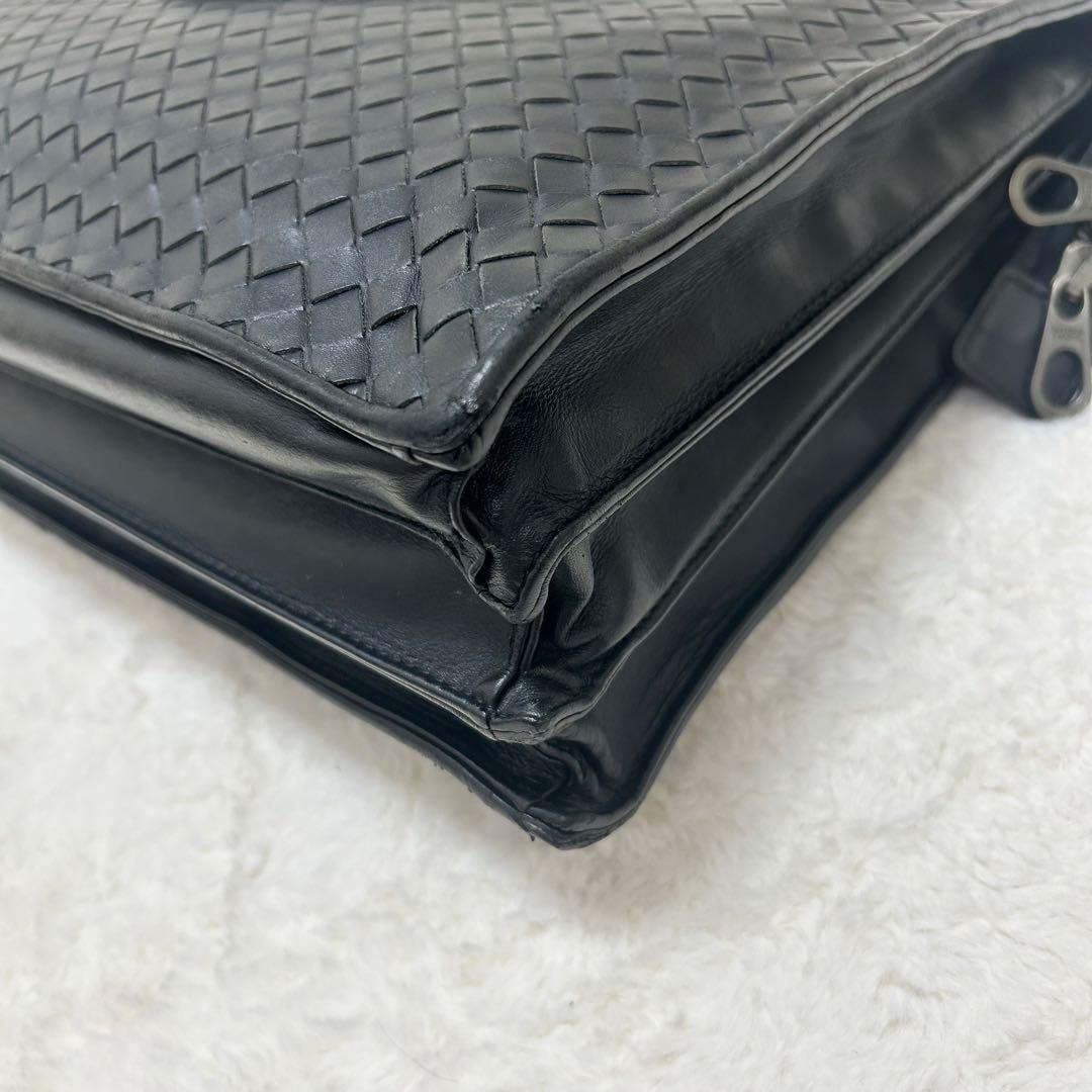 ボッテガヴェネタ イントレチャート ブラック レザー ビジネスバッグ