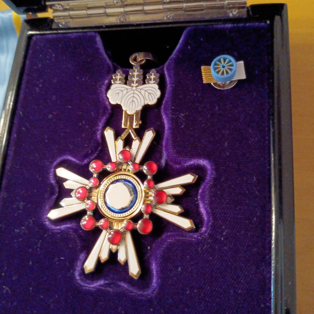 【激レア 美品】現行 瑞宝重光章 制度改正後新型 勲二等瑞宝章 本物保証 勲章