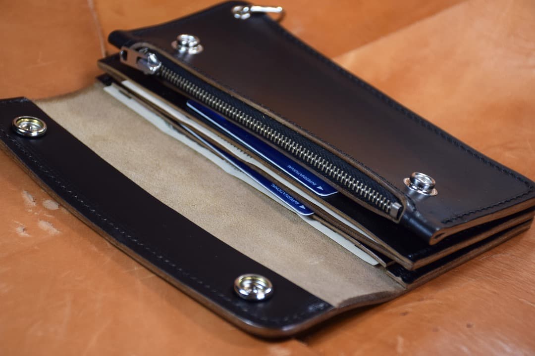 ⭐️タイムセール　トラッカーウォレット 　馬革 　ホースパット　茶芯　黒