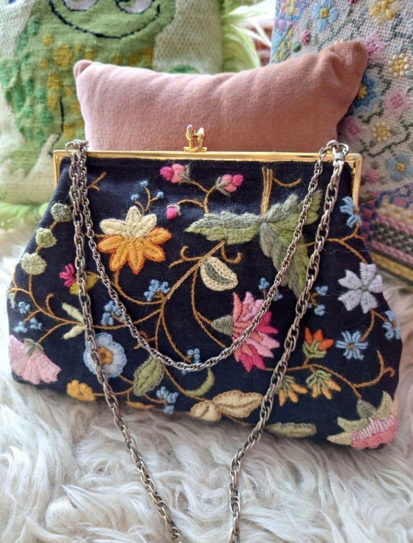 ニードルポイント　ロングチェーン　ポーチ