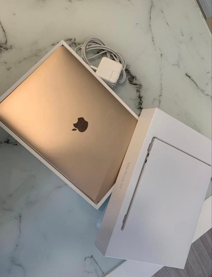 MacBook Air M1 8GB 13.3インチ