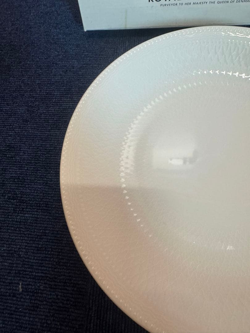 1907 ロイヤルコペンハーゲン　「ホワイトパルメッテ」　大皿　25cm 未使用