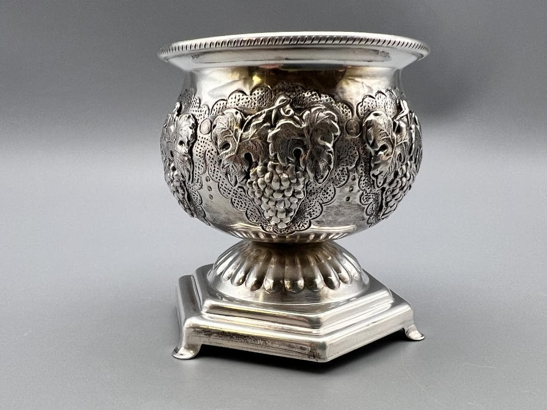 925刻印　銀製品　蒲萄文　調味料入れ？　重量約57g