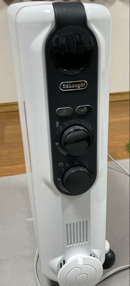 【2/6まで値下げ、送料込】デロンギ　アミカルド　オイルヒーター