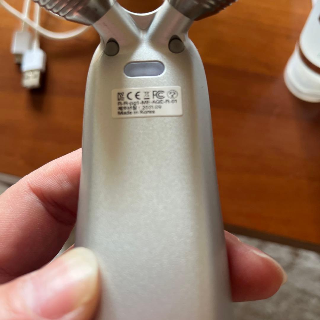 メディキューブ 美顔ローラー本体、スタンド、ジェル4本セット