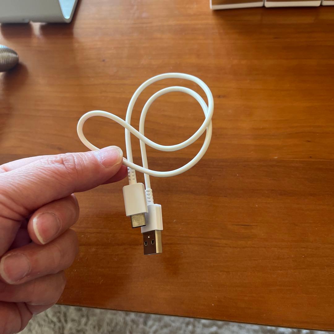 メディキューブ 美顔ローラー本体、スタンド、ジェル4本セット