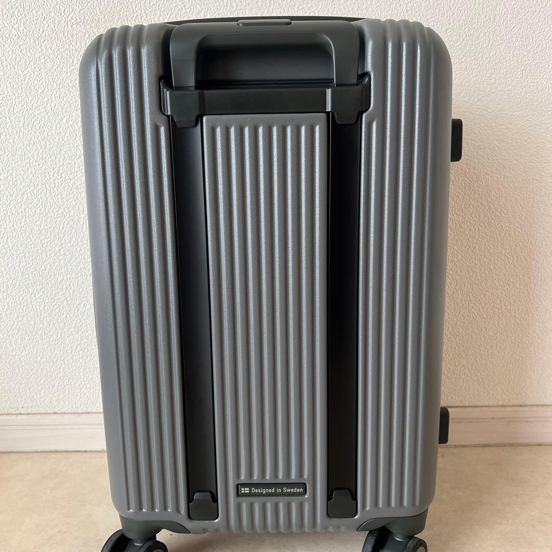 ✨新品未使用✨　　　　　　　　　　　　　　　　イノベーター　スーツケース