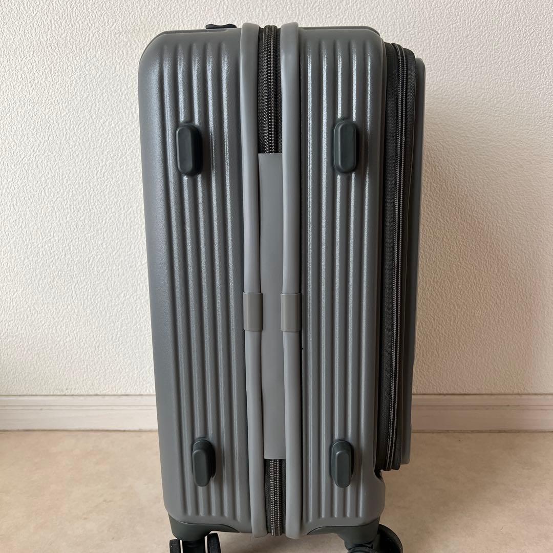 ✨新品未使用✨　　　　　　　　　　　　　　　　イノベーター　スーツケース