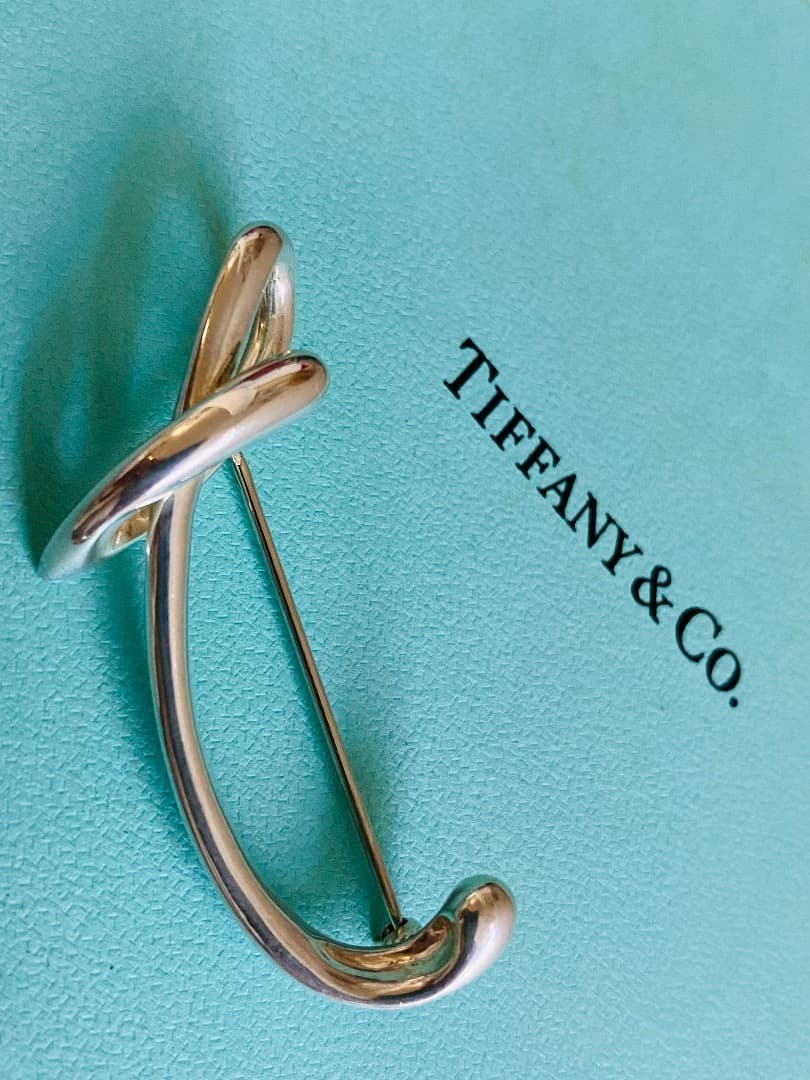 週末お値下げ　美品　ティファニー　イニシャル　ブローチ　T