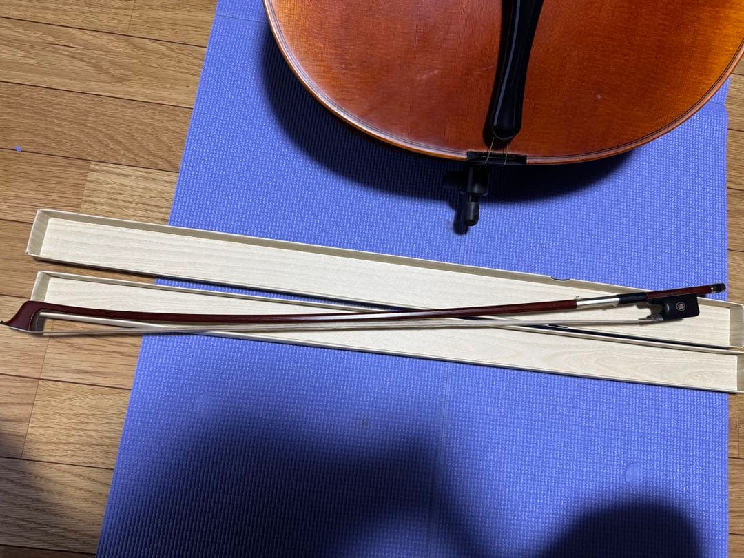 チェロ　ヒューメビアンカ　サイズ4/4 本体　弓　付属品