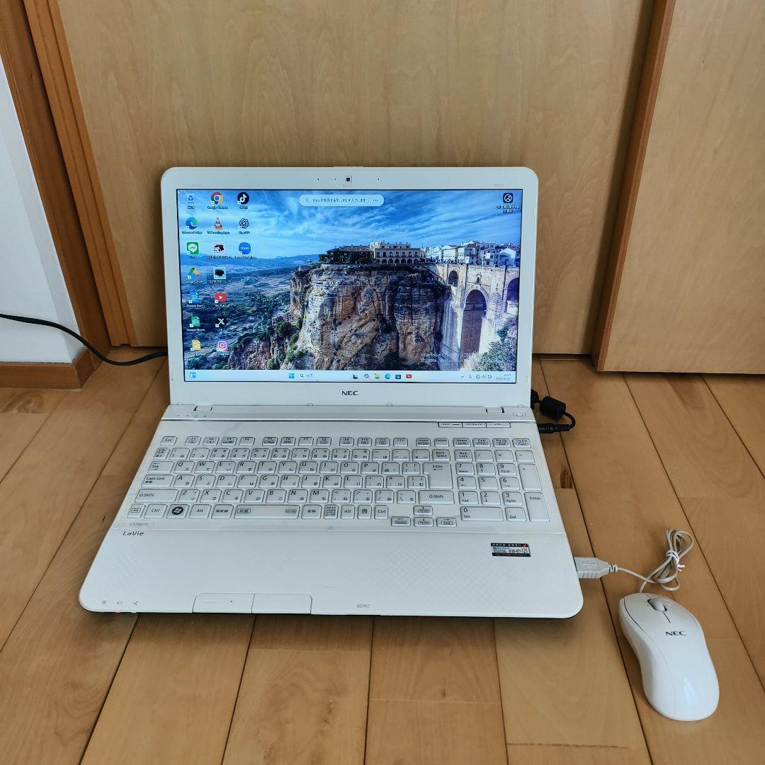 【極美品キーボード】爆速SSD✨最新Win11/ホワイト/初心者向け/マウス付属