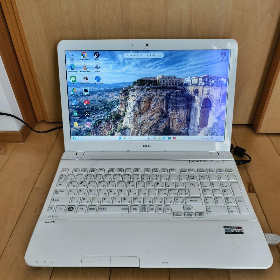 【極美品キーボード】爆速SSD✨最新Win11/ホワイト/初心者向け/マウス付属