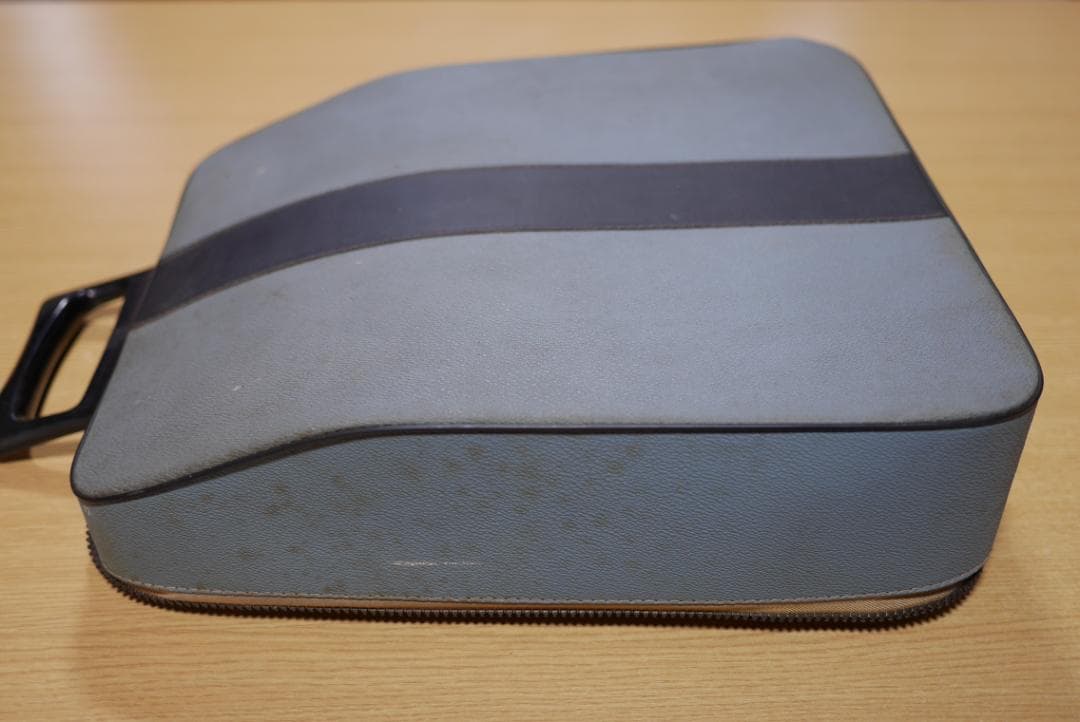 （イタリア）オリベッティ タイプライター lettera32